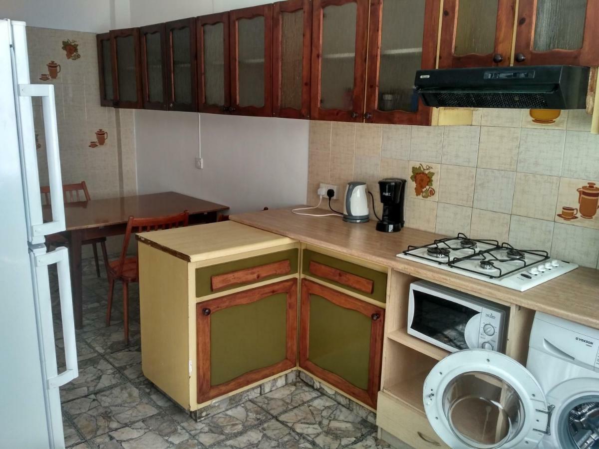 Mystery Shack Albergue Limassol Exterior foto